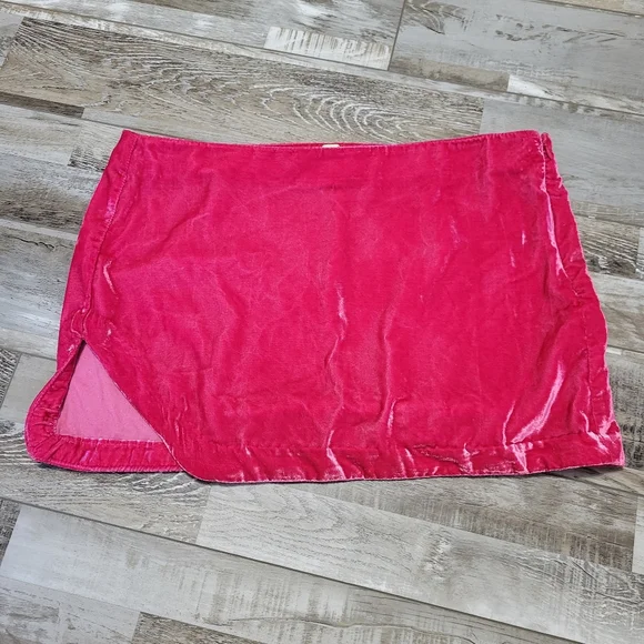 10 Free People Annalise Hot Pink Velvet Mini Skirt - Picture 3 of 7